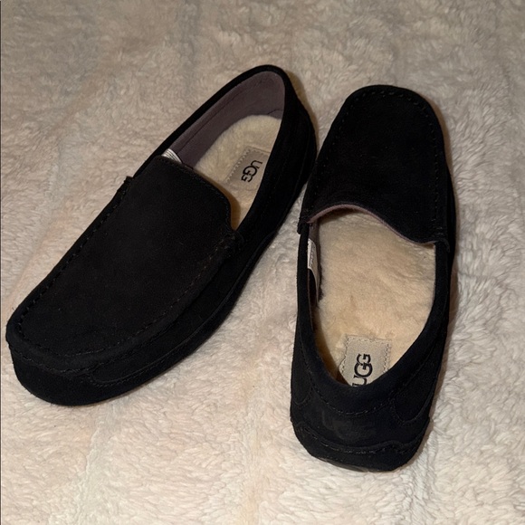 New UGG Men's Driving Moccasins